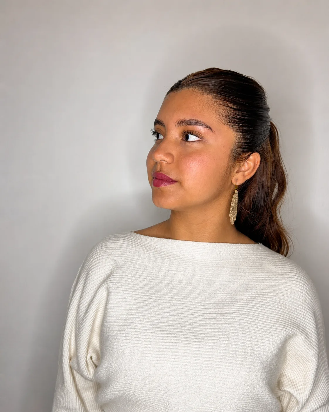 Modelo Dulce después de un servicio de lash lifting y diseño de cejas